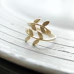 Gold leaf adjustable ring in gold