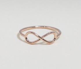 Infinity ring 7.5 size in pink gold - everyday jewelry, delicate minimal jewelry