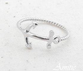 anchor ring ring 6.5 size in white gold , twisted ringband , everyday jewelry, delicate minimal jewelry