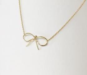  Bow necklace in gold, dainty jewelry