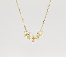  Tiny leaves necklace , everyday jewelry, delicate minimal jewelry